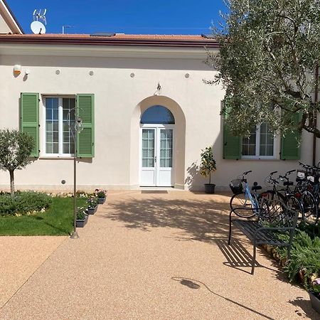 Villino Micol Camere A Due Passi Dal Mare Marina Di Carrara Exteriér fotografie